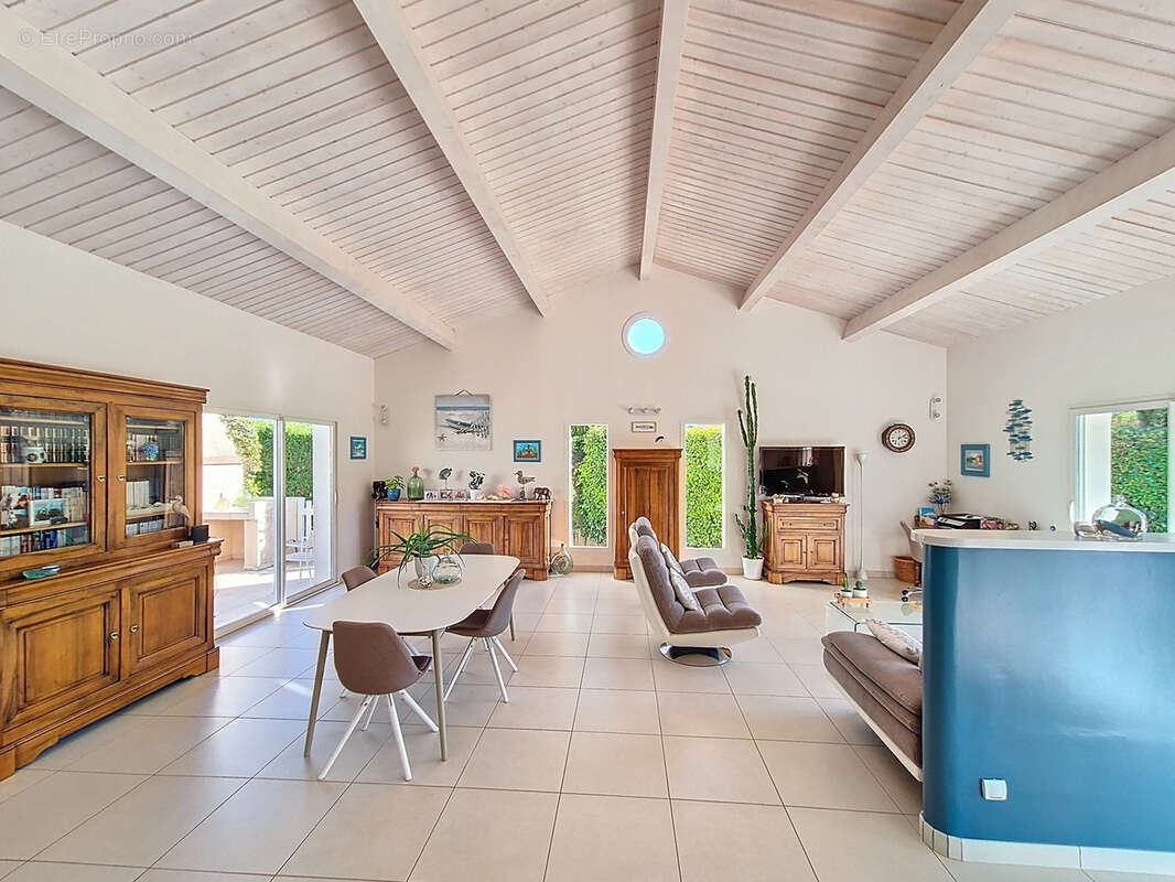 Montarnaud belle villa t6 de 165m2 sur 1196m2 de terrain avec piscine - photo 5