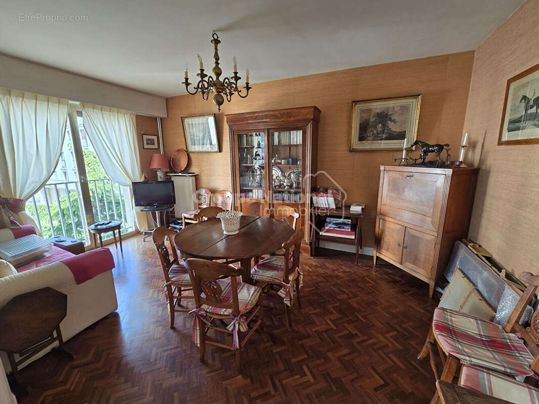 Appartement à VERSAILLES