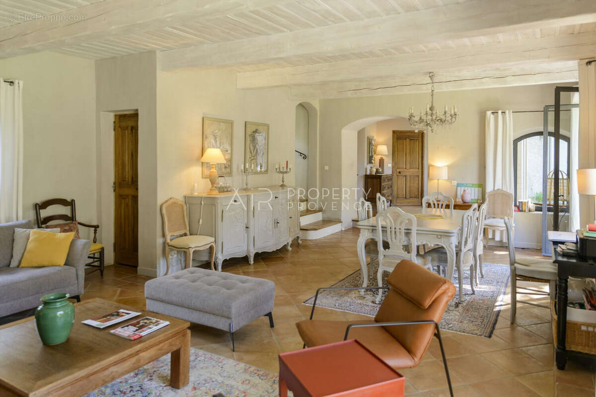 Maison à LOURMARIN