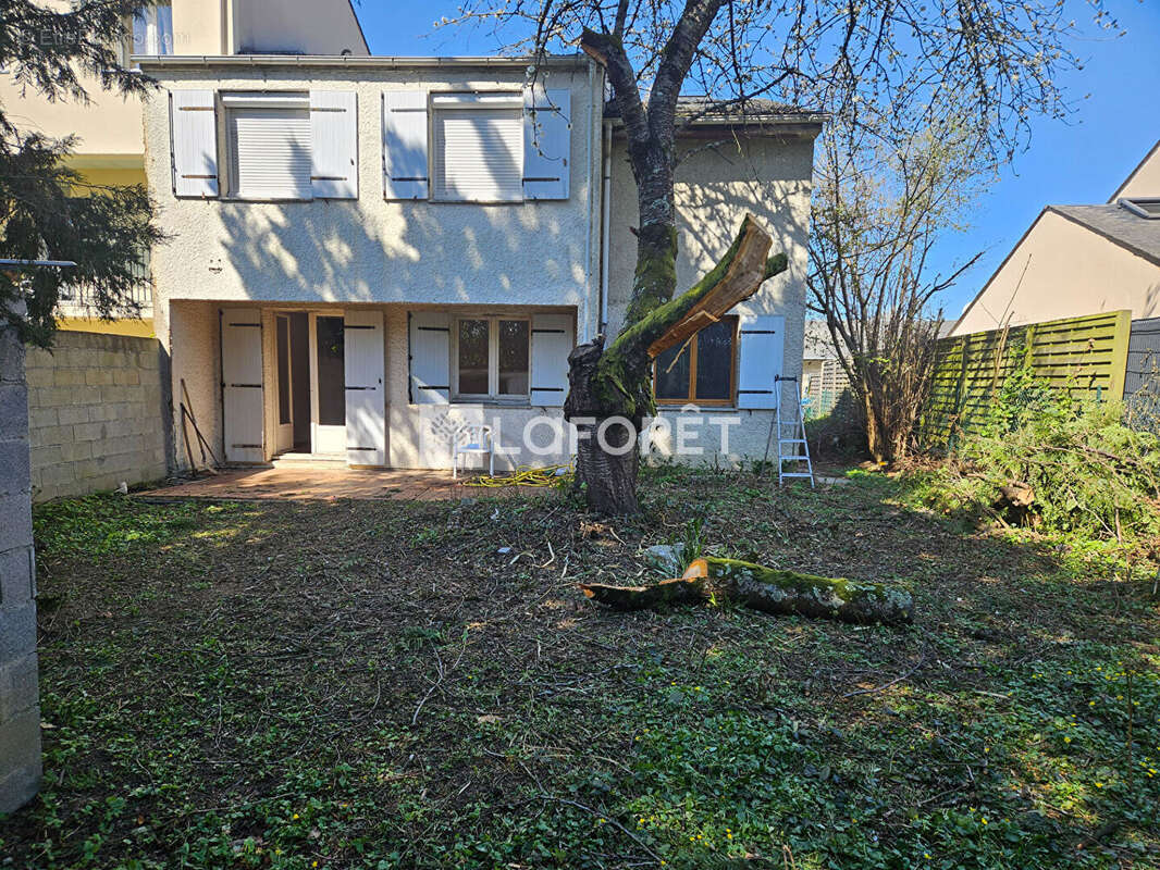 Maison à SAVIGNY-LE-TEMPLE