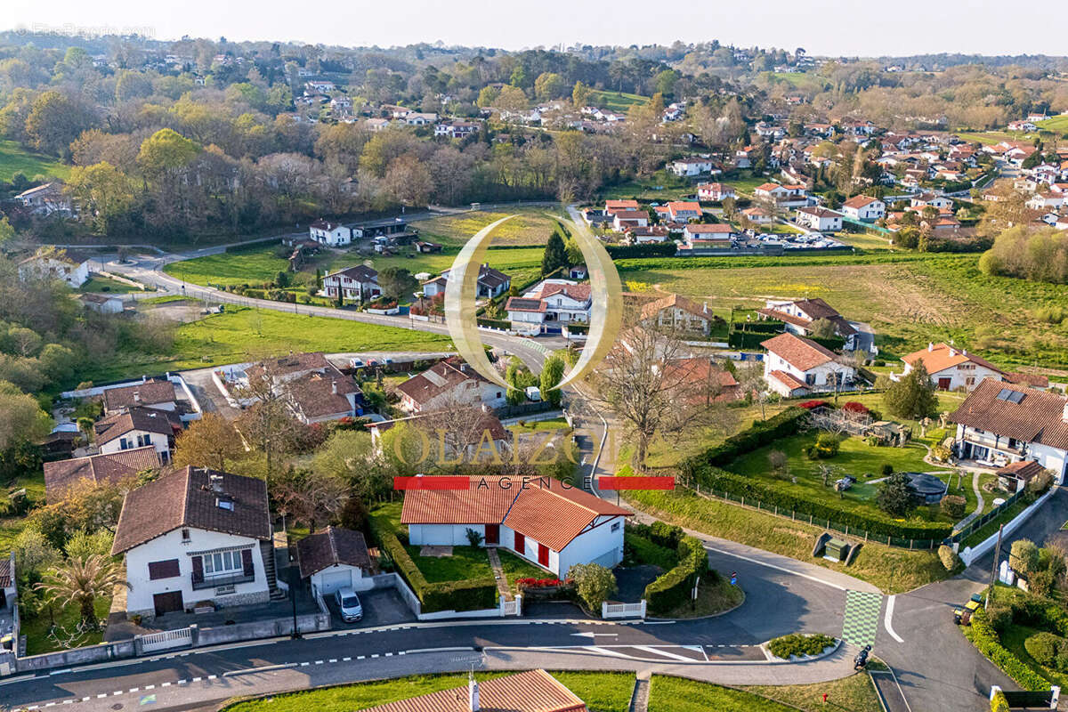 Maison à BASSUSSARRY