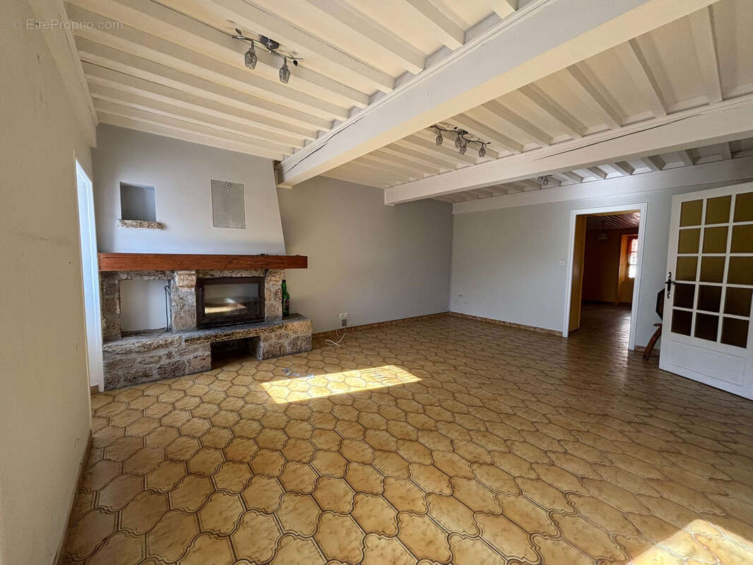 Maison à SAINT-VICTOR