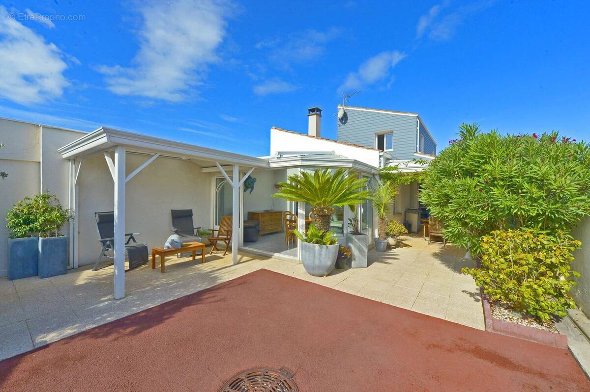 Maison à SAINT-GEORGES-DE-DIDONNE