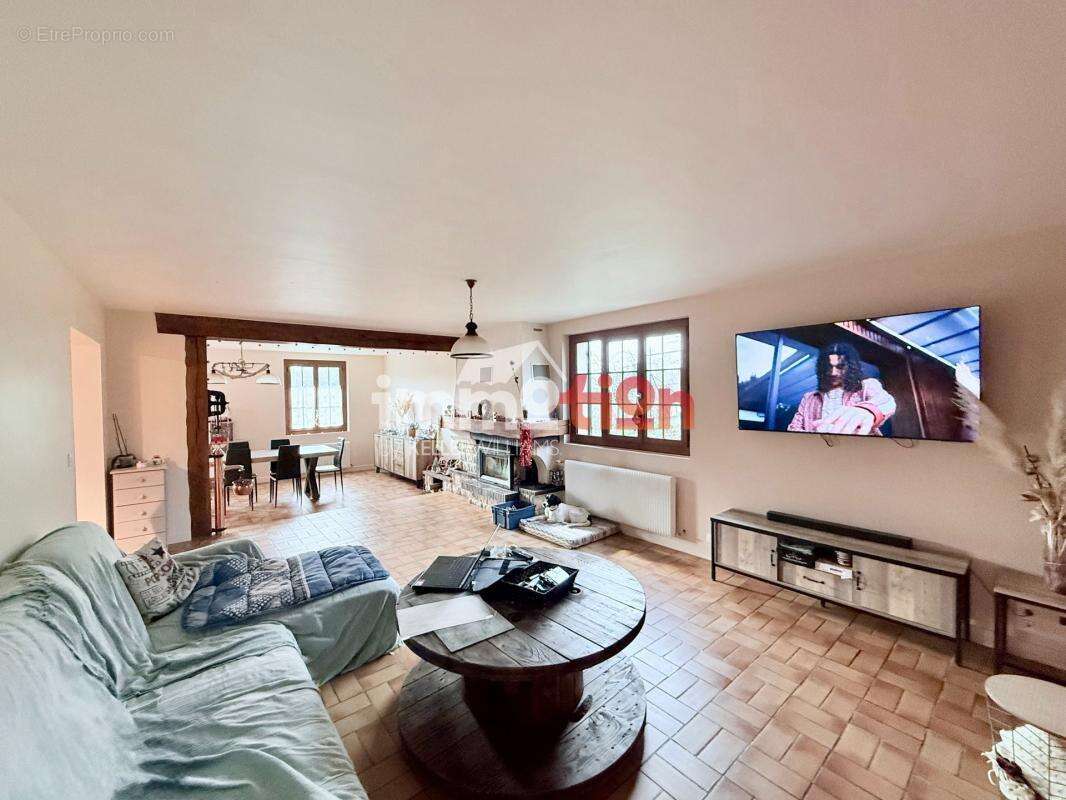 Maison à HUCHENNEVILLE