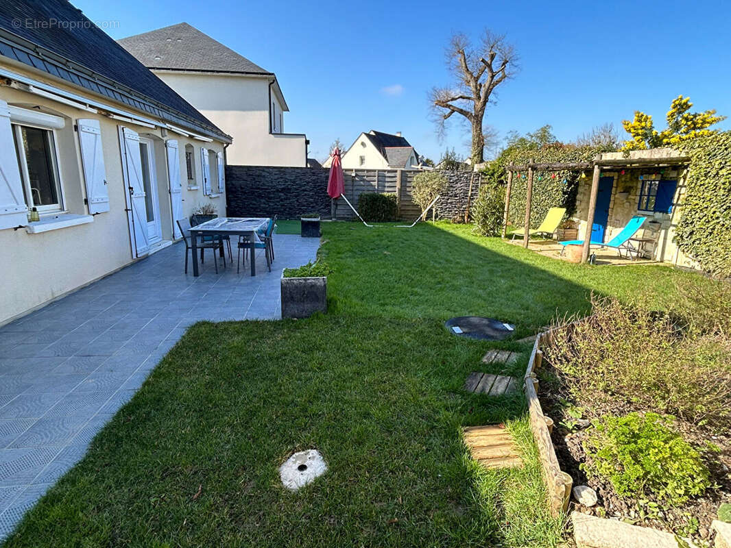 Maison à SAINT-CLEMENT-DE-LA-PLACE