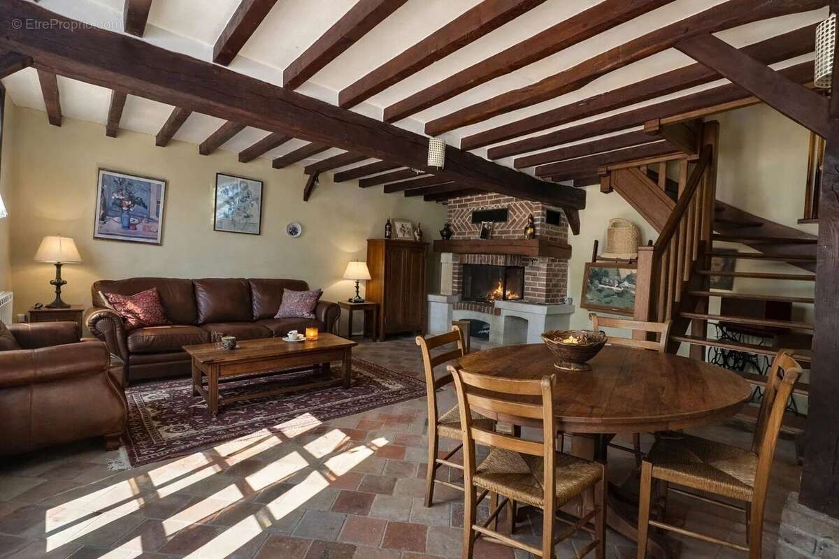 Maison à EPAIGNES
