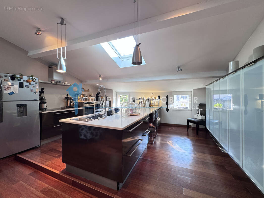 À vendre à Romans centre - Maison de ville T5 200m2 - photo 3