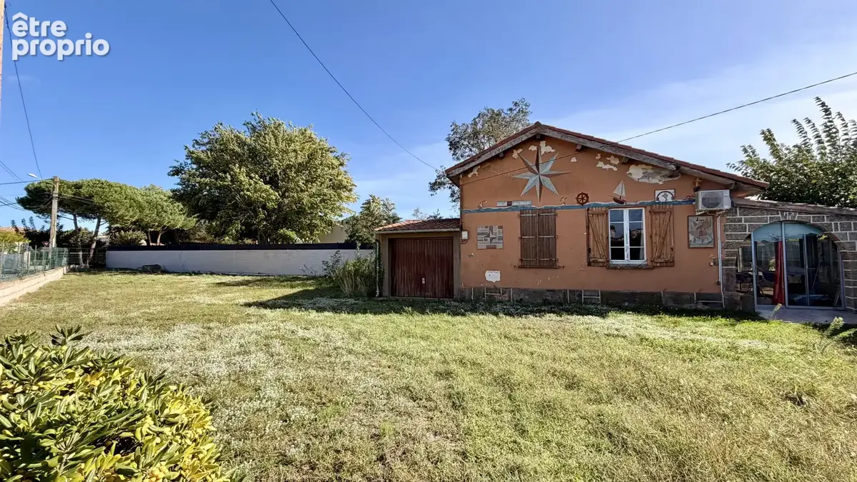 Terrain 729m2 , constructible , à 500 mètres des plages , à fort potentiel ! - photo 1