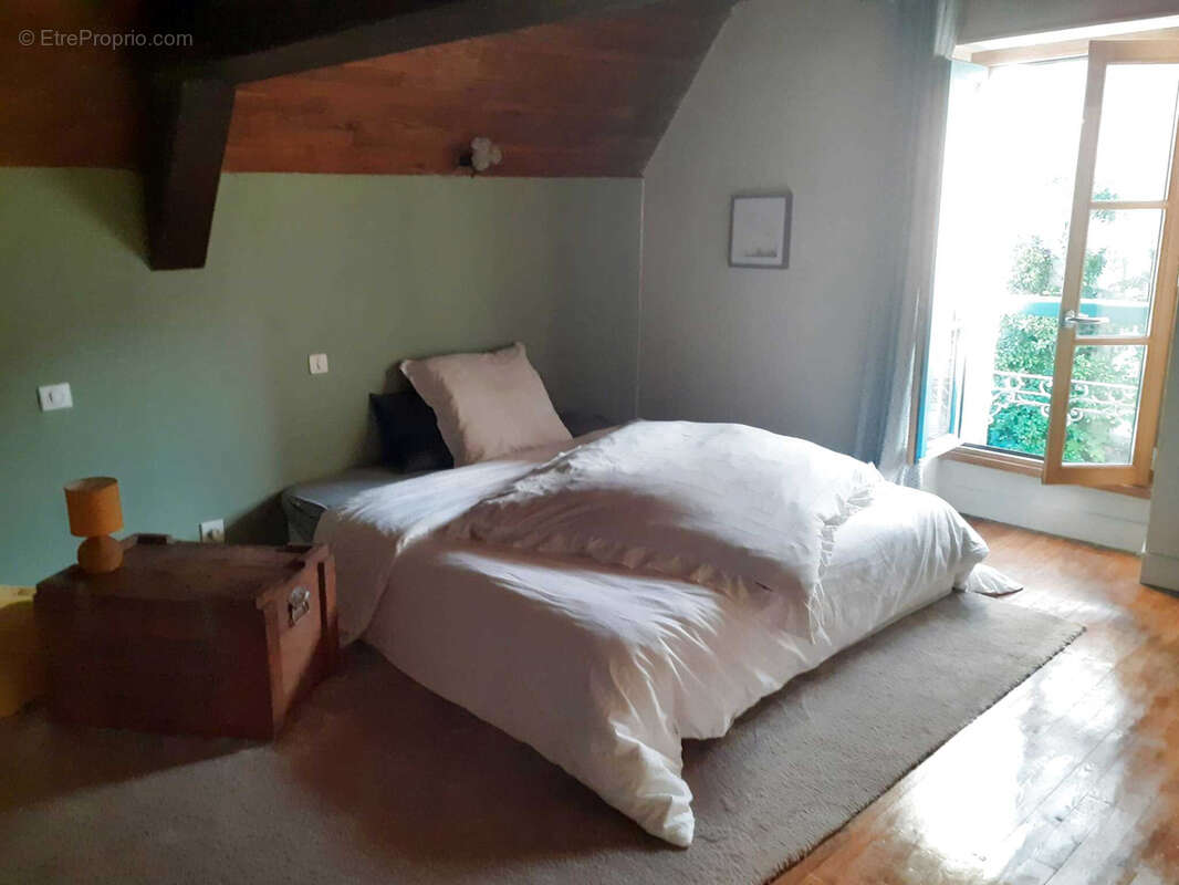 Maison de bourg rénovée avec grand jardin arboré - photo 10