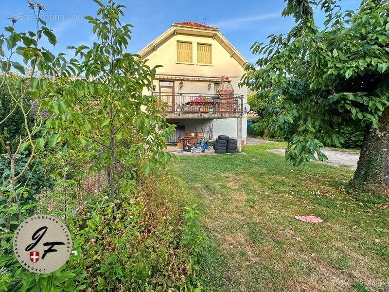 Maison à VIVIERS-DU-LAC