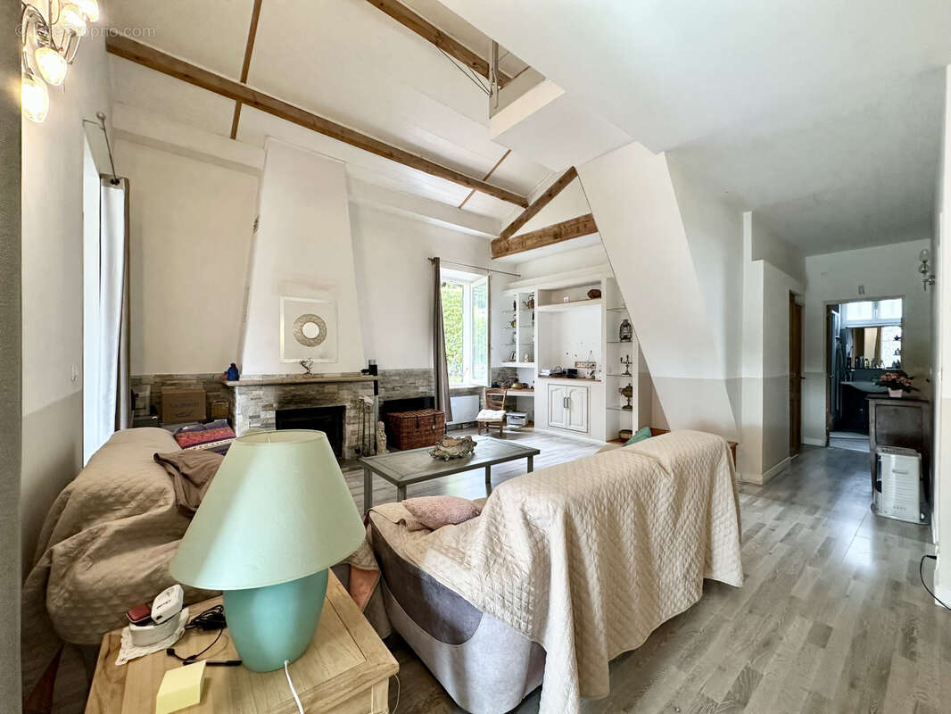 Maison à CUGES-LES-PINS