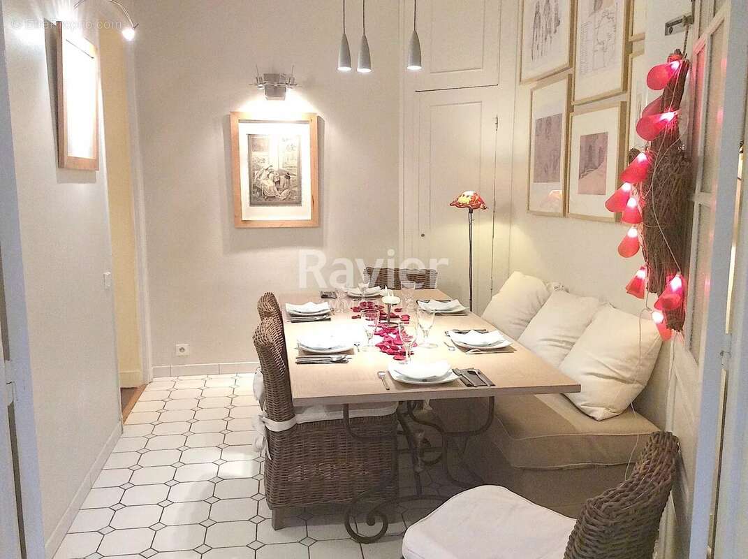 Appartement à PARIS-16E