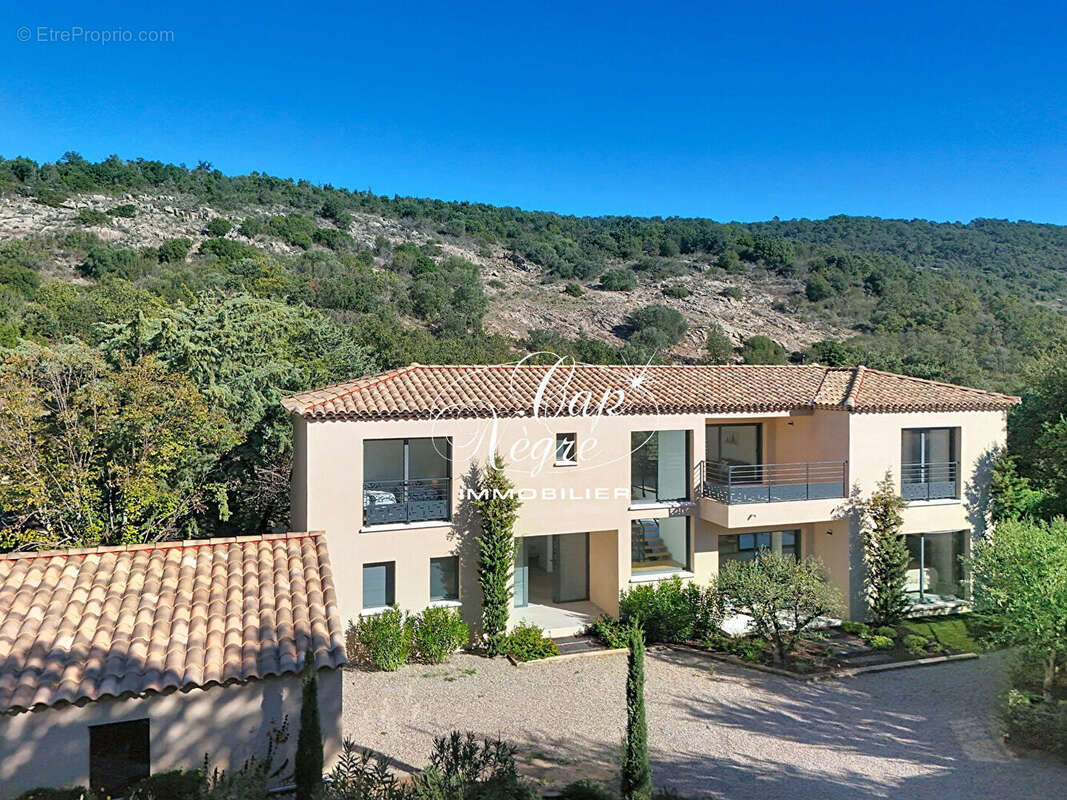 Maison à PLAN-DE-LA-TOUR