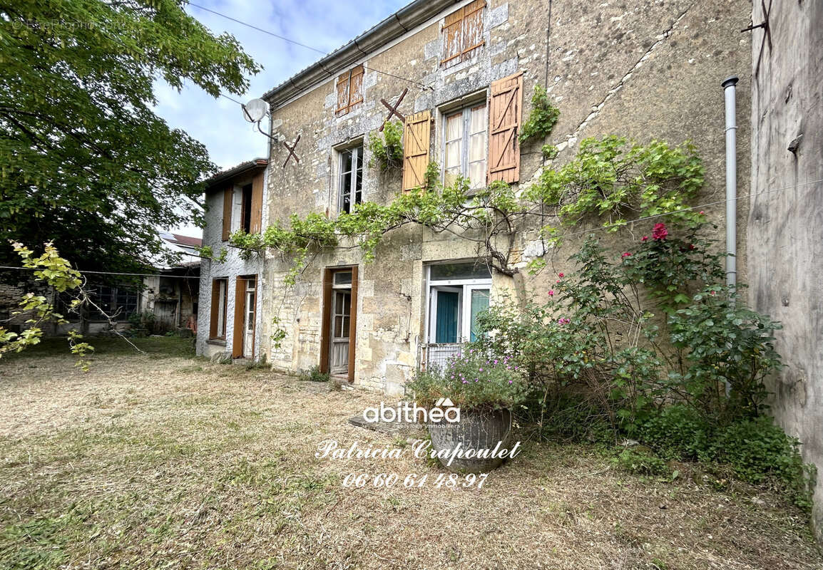Maison à COULONGES