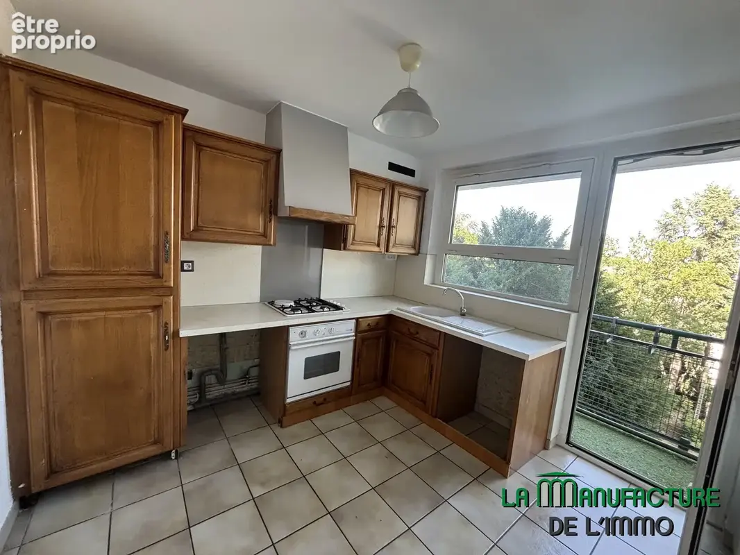 Saint etienne bergson bel air - appartement t4 avec 3 chambres balcon et parking collectif - photo 3