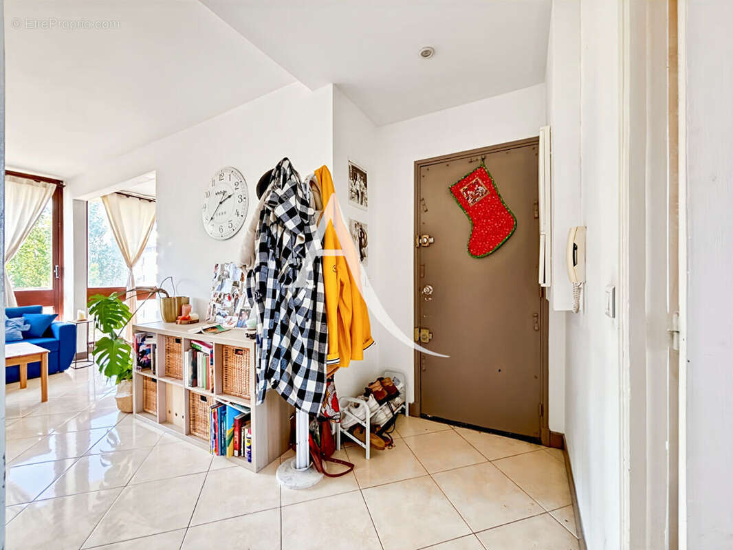 Appartement à FONTENAY-LE-FLEURY