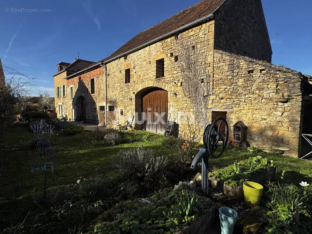 Maison à AVALLON
