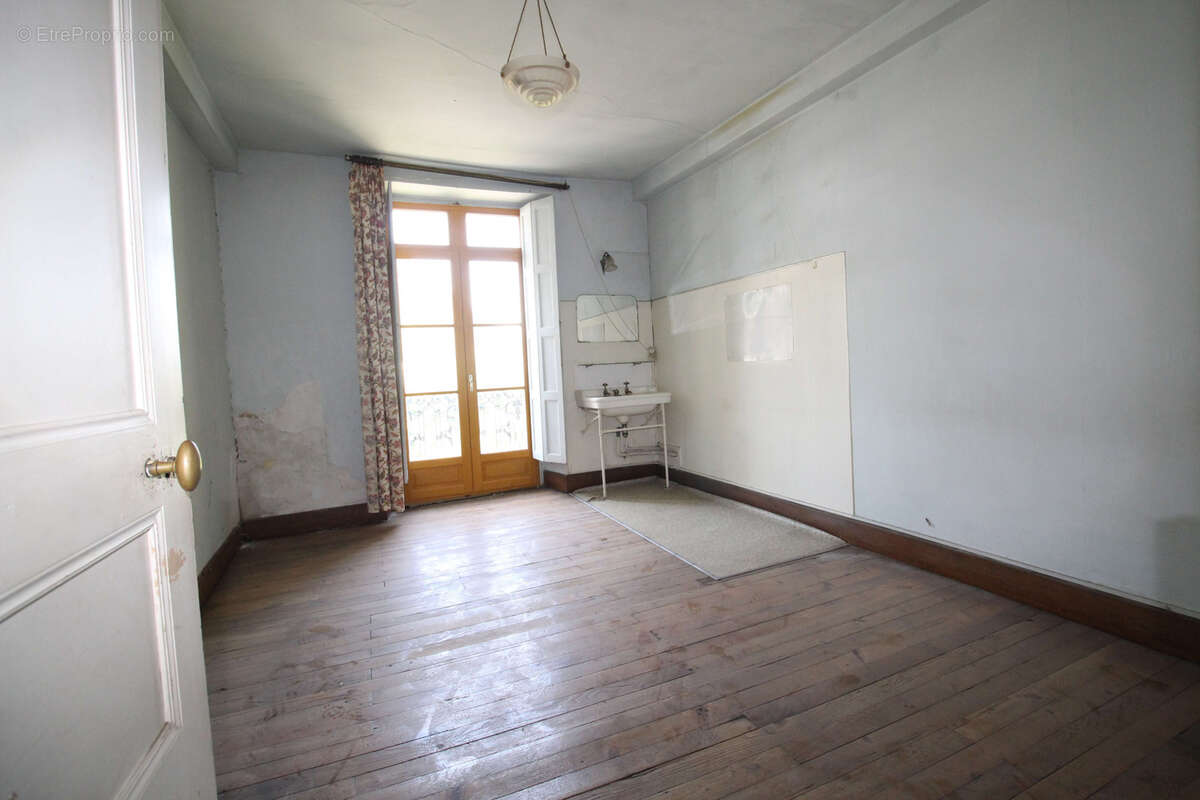 Appartement à BAGNERES-DE-LUCHON