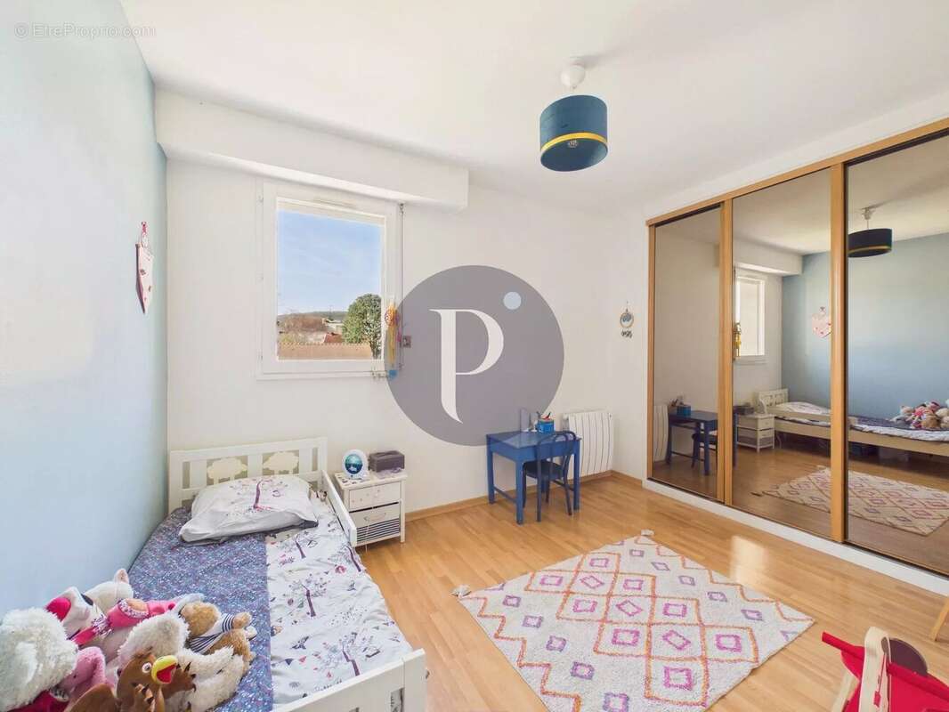 Appartement à VERRIERES-LE-BUISSON