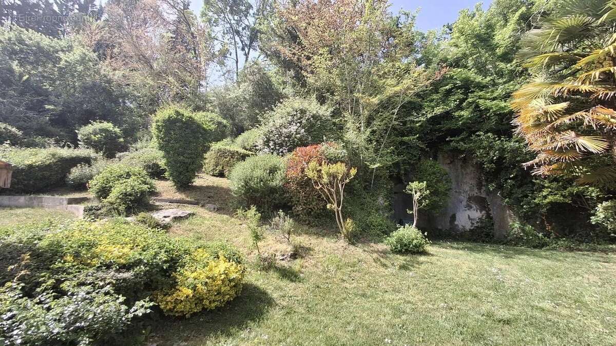 Maison à CHAMPCEVINEL