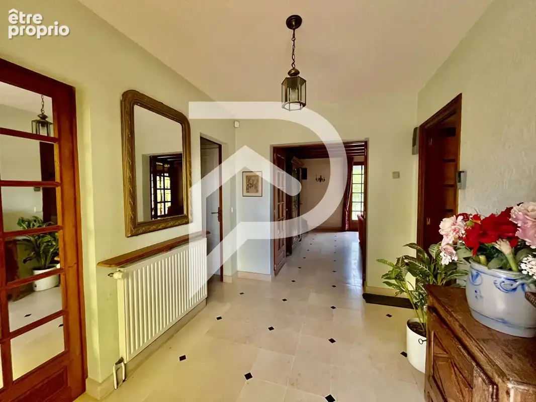 Maison Fontaine Les Grès 8 pièce(s) 295 m2 6 chambres - photo 9