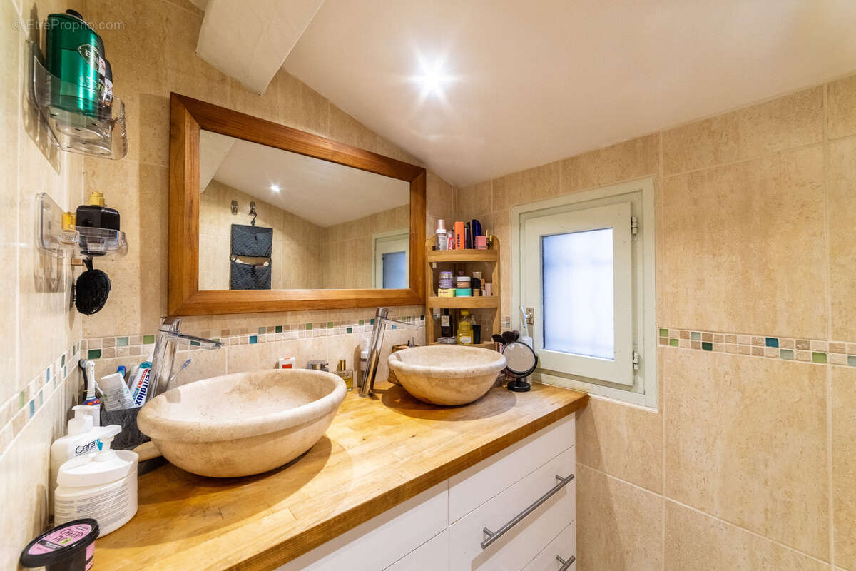 Maison à SOLLIES-TOUCAS