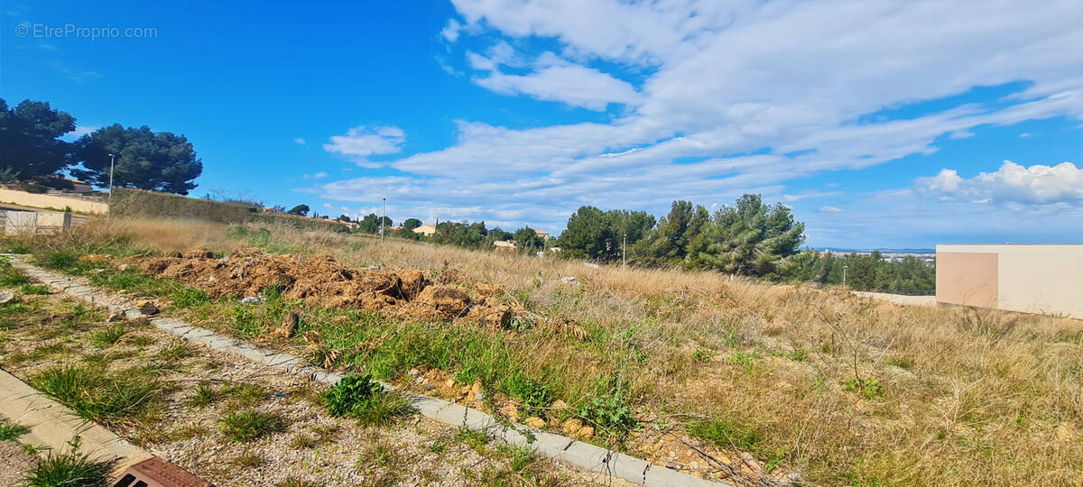 Terrain à NARBONNE