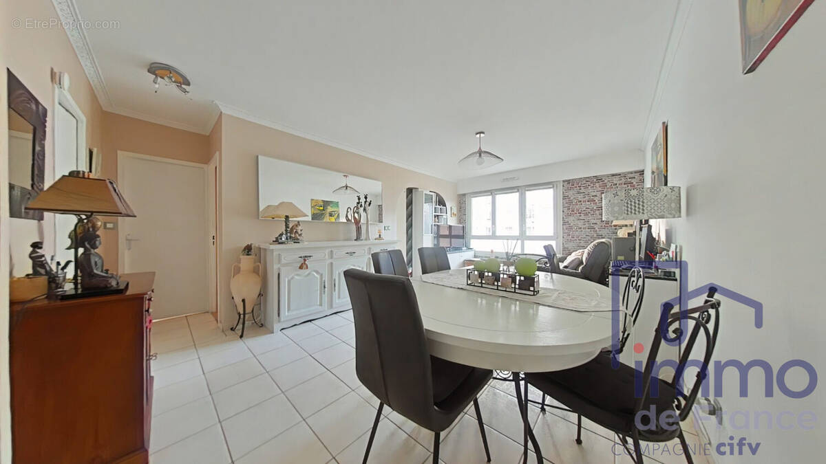 Appartement à SAINT-ETIENNE