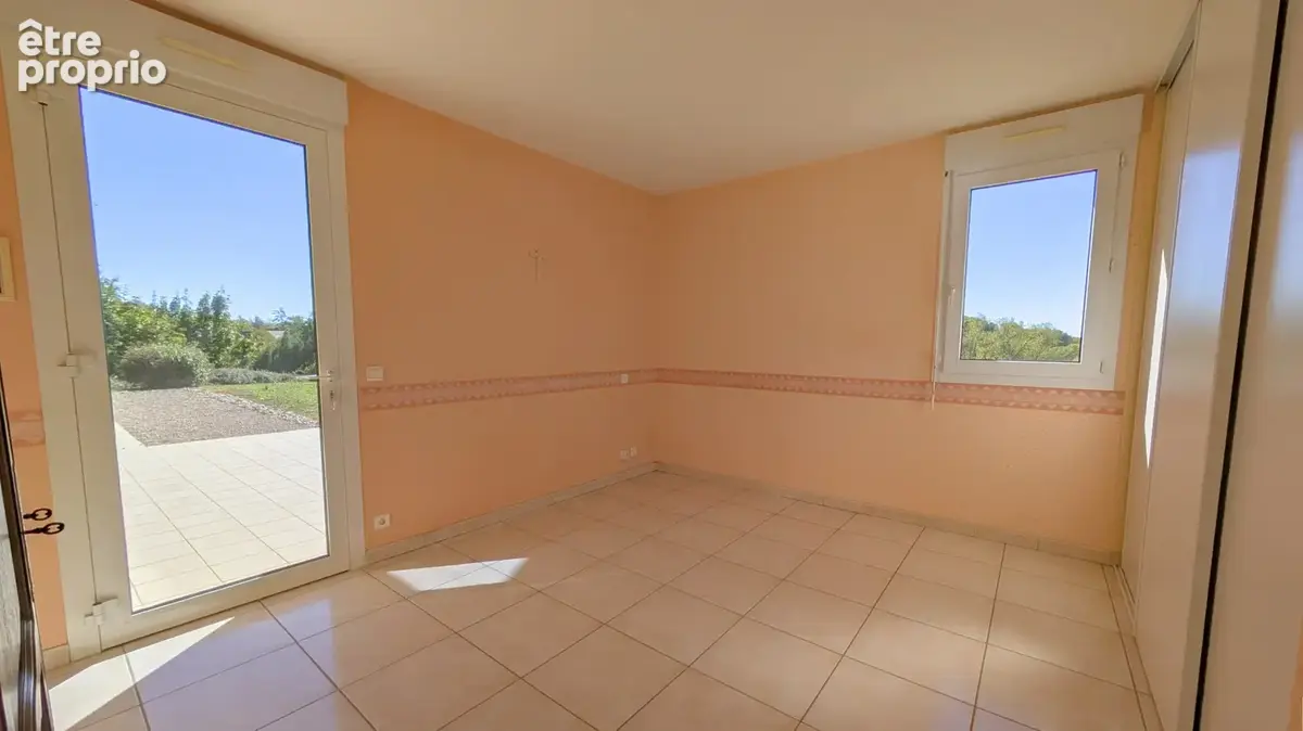 Villa de plain-pied avec vue dégagée et beaux volumes - photo 8