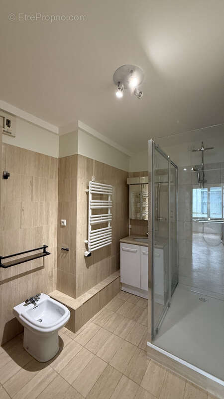 Appartement à LEVALLOIS-PERRET