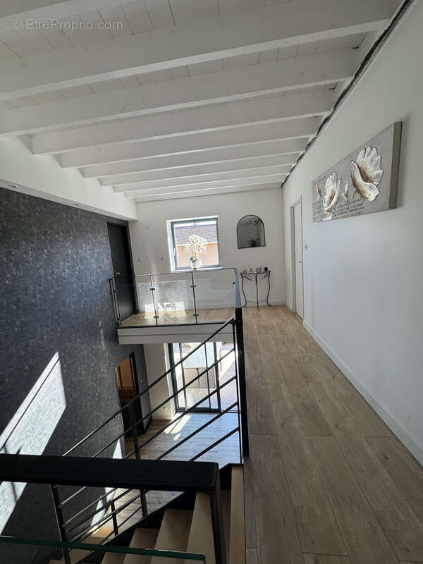 Maison à VEAUCHE
