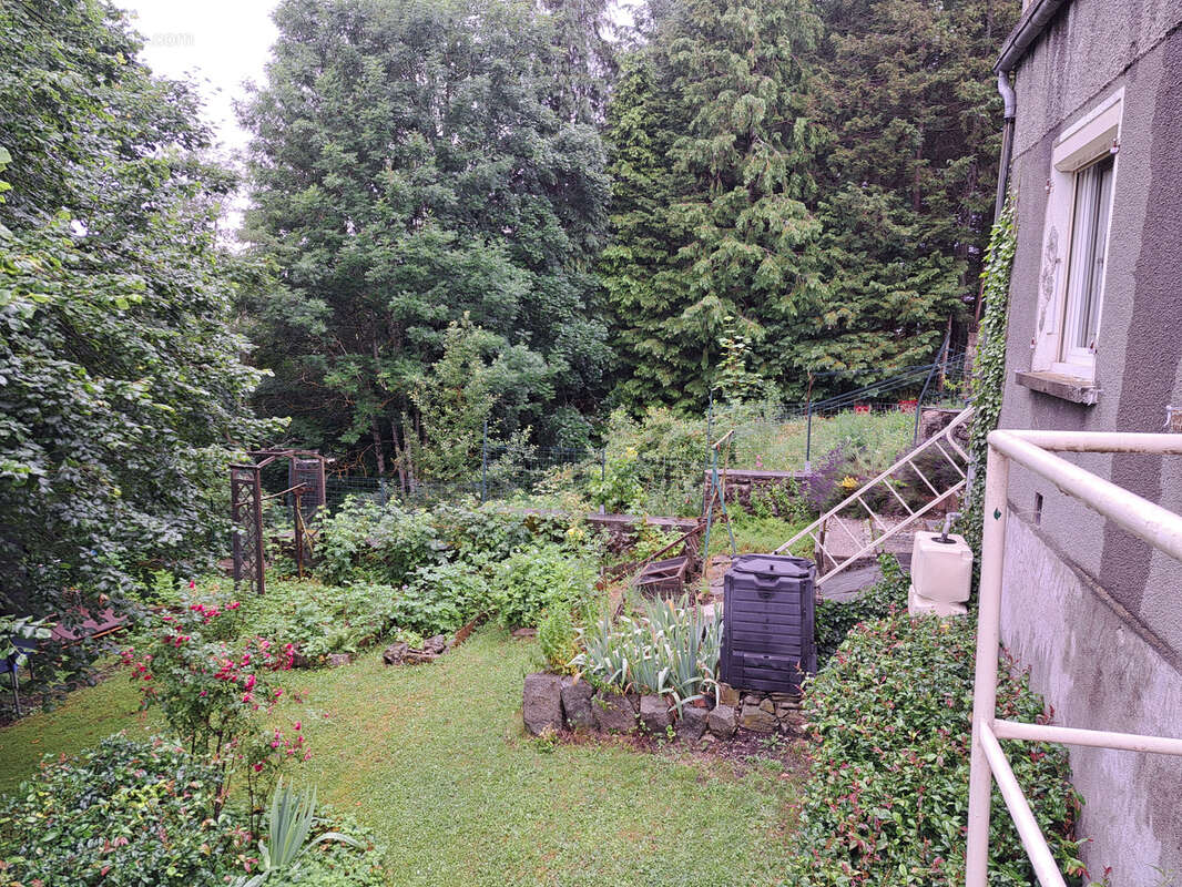 Appartement à LE CHAMBON-SUR-LIGNON