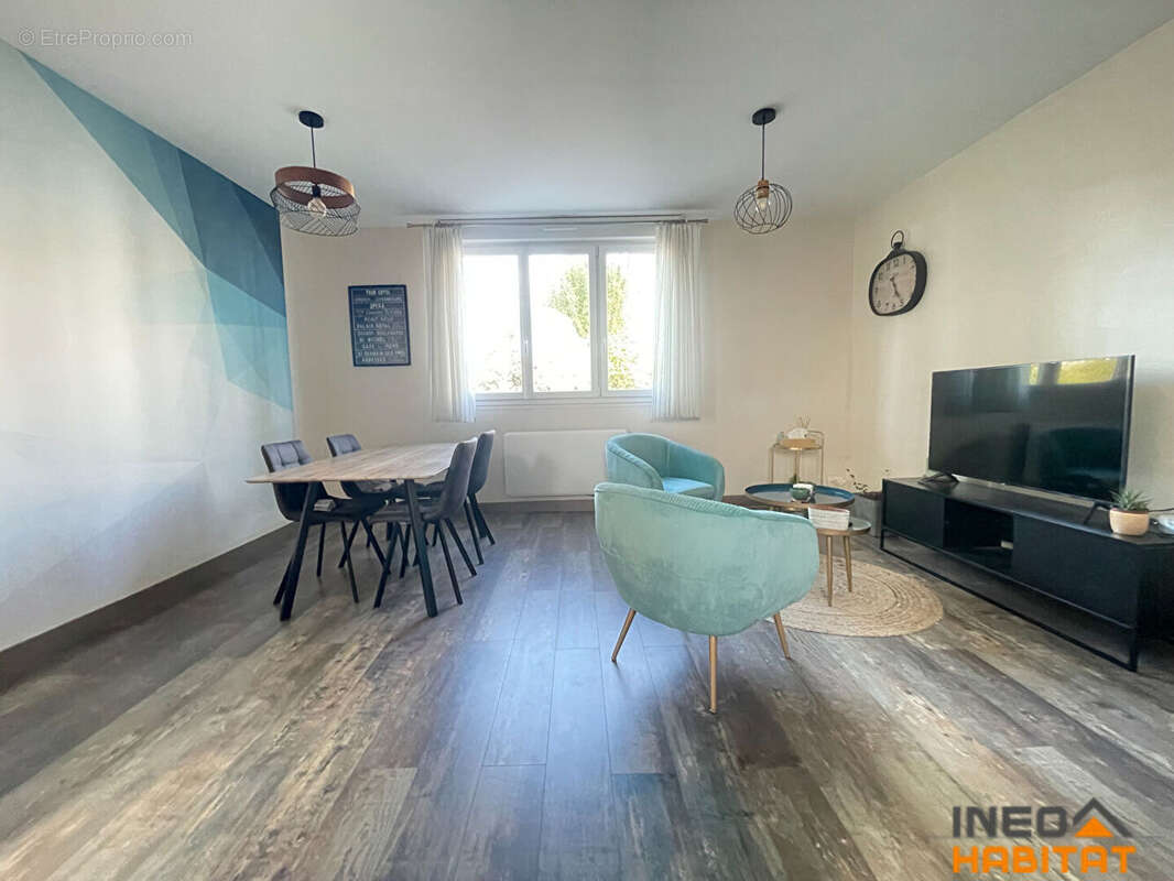 Appartement à LA MEZIERE