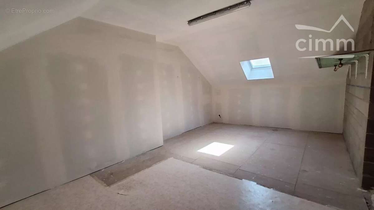 A VENDRE, Vineuil Bourg, maison 3 chambres + pièces aménageables - photo 11