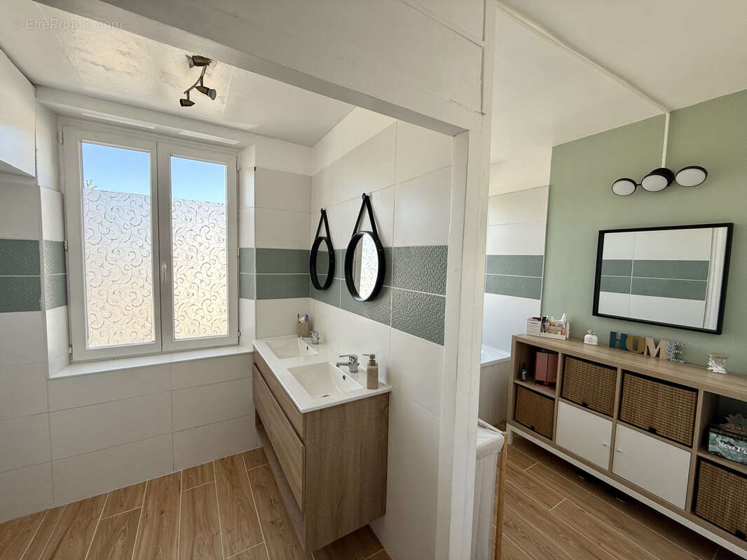 Maison à COURVILLE-SUR-EURE