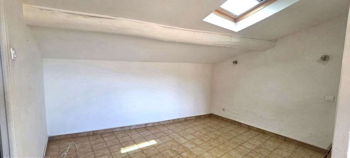 Maison à CUGES-LES-PINS