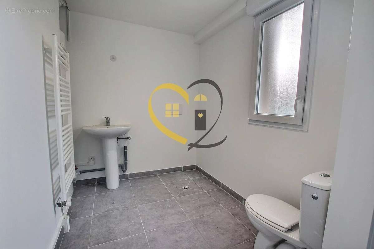 Maison à SAINT-JEAN-DE-BRAYE