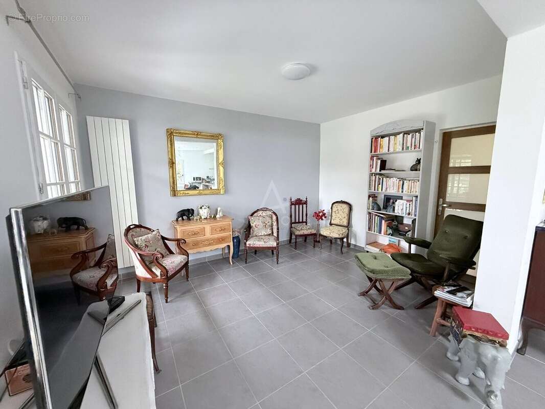 Maison à YEVRE-LA-VILLE