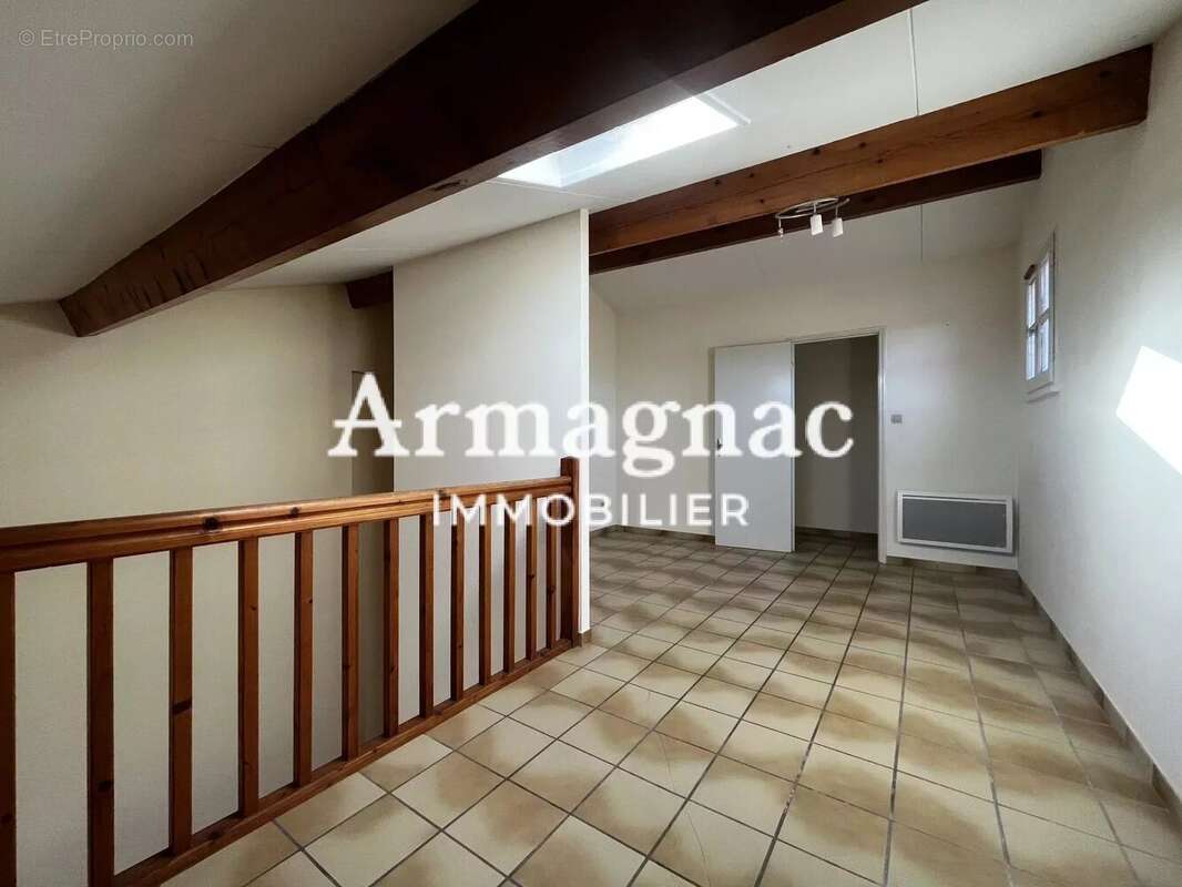 Appartement à VIC-FEZENSAC