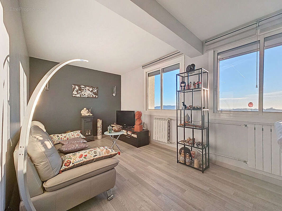 Appartement à MARSEILLE-12E