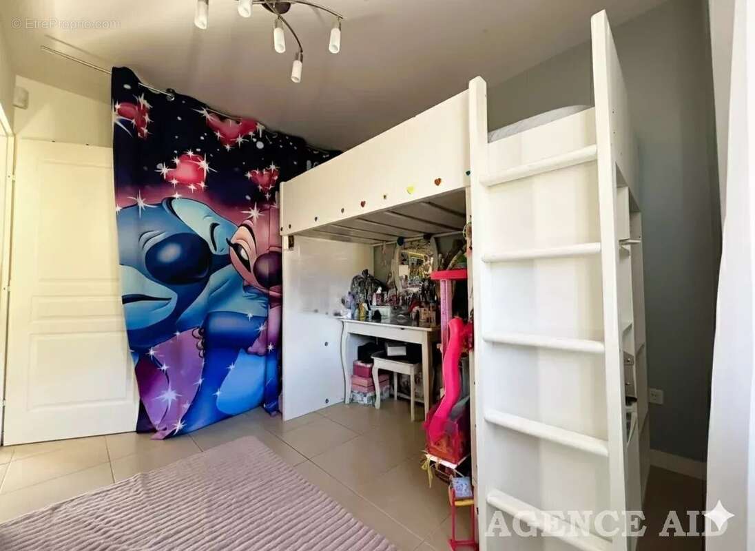 Maison à CUGES-LES-PINS