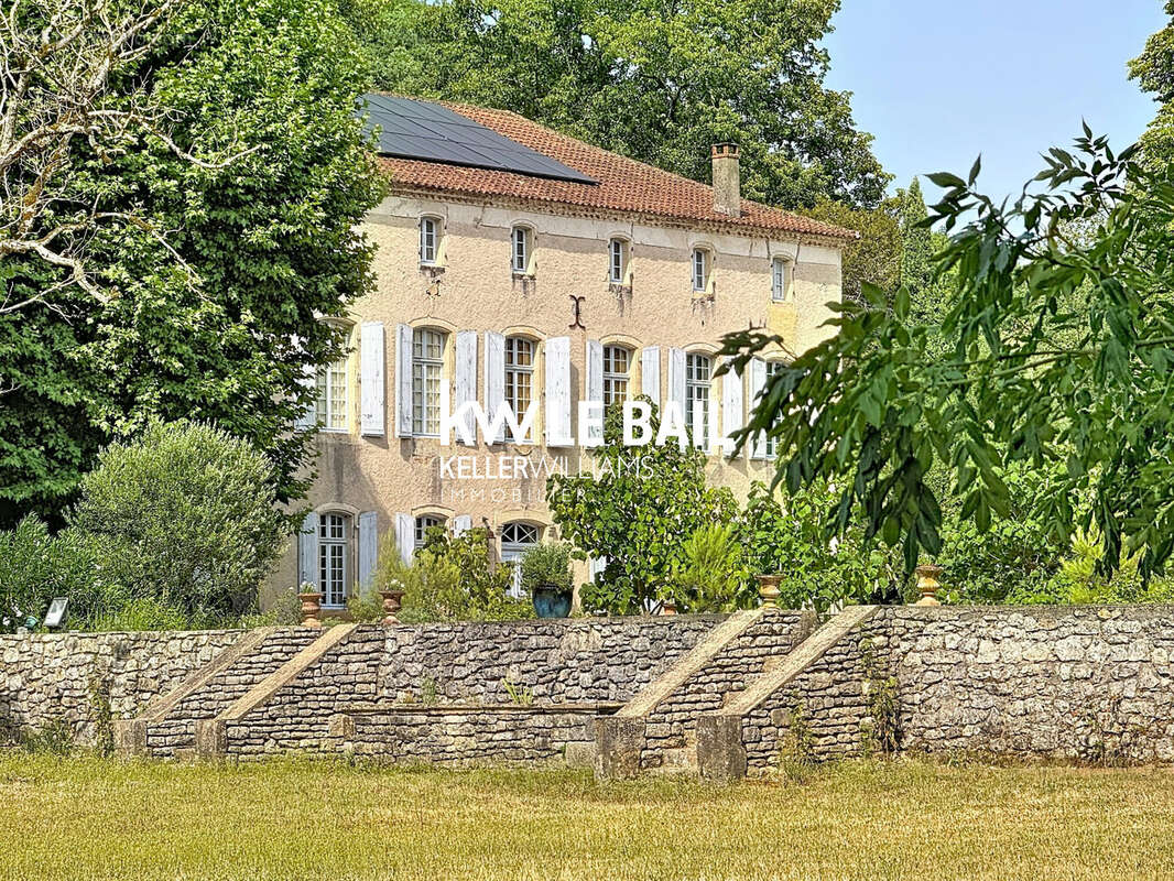 Maison 20 pièces 695 m² à vendre à Prayssac (46220) - photo 2