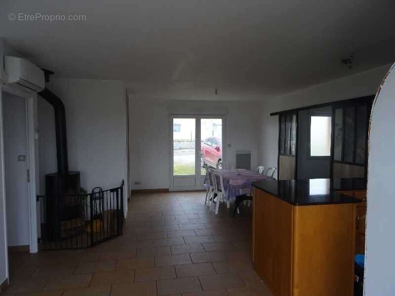 Maison à SAINT-JUNIEN