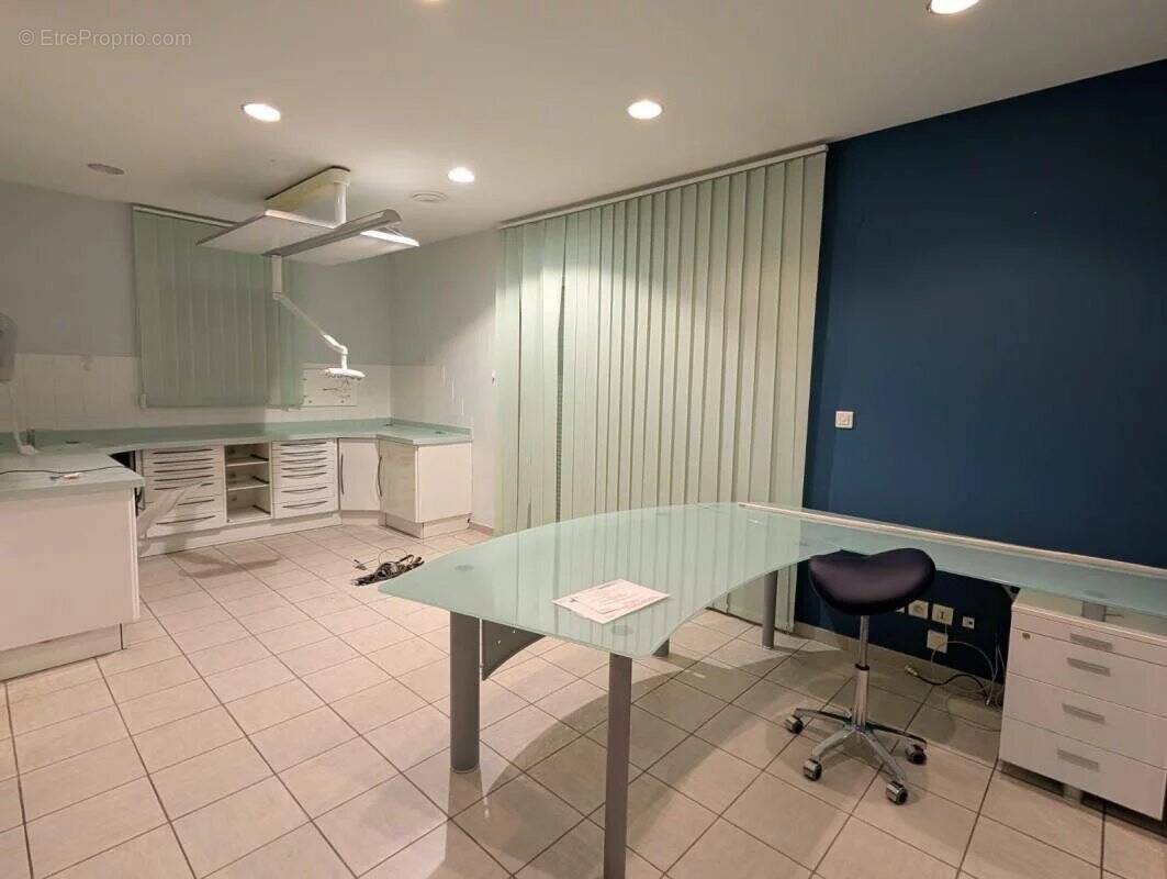 Appartement à BAGNOLS-SUR-CEZE