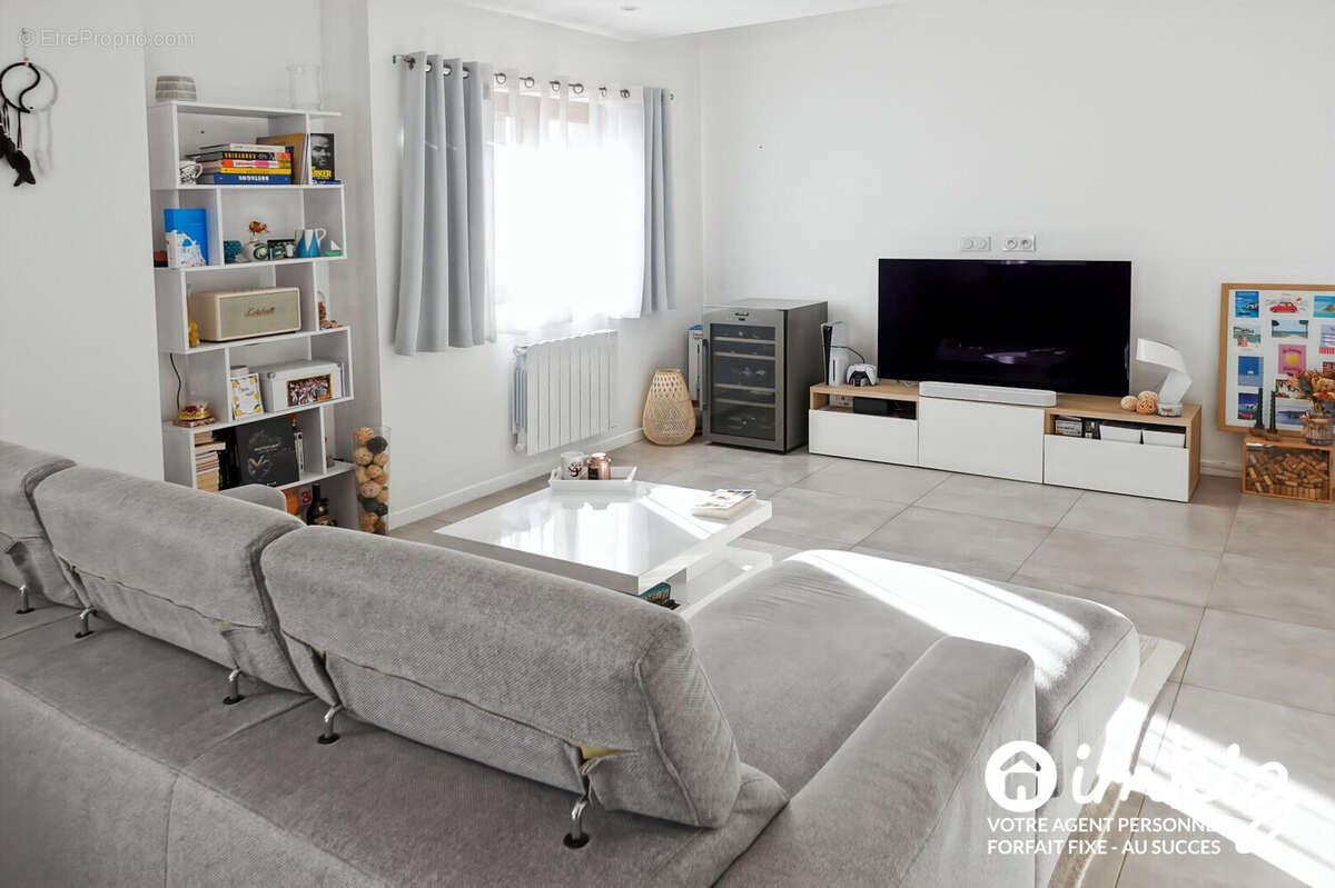 Appartement T3 centre avec terrasse cave + parking - photo 2