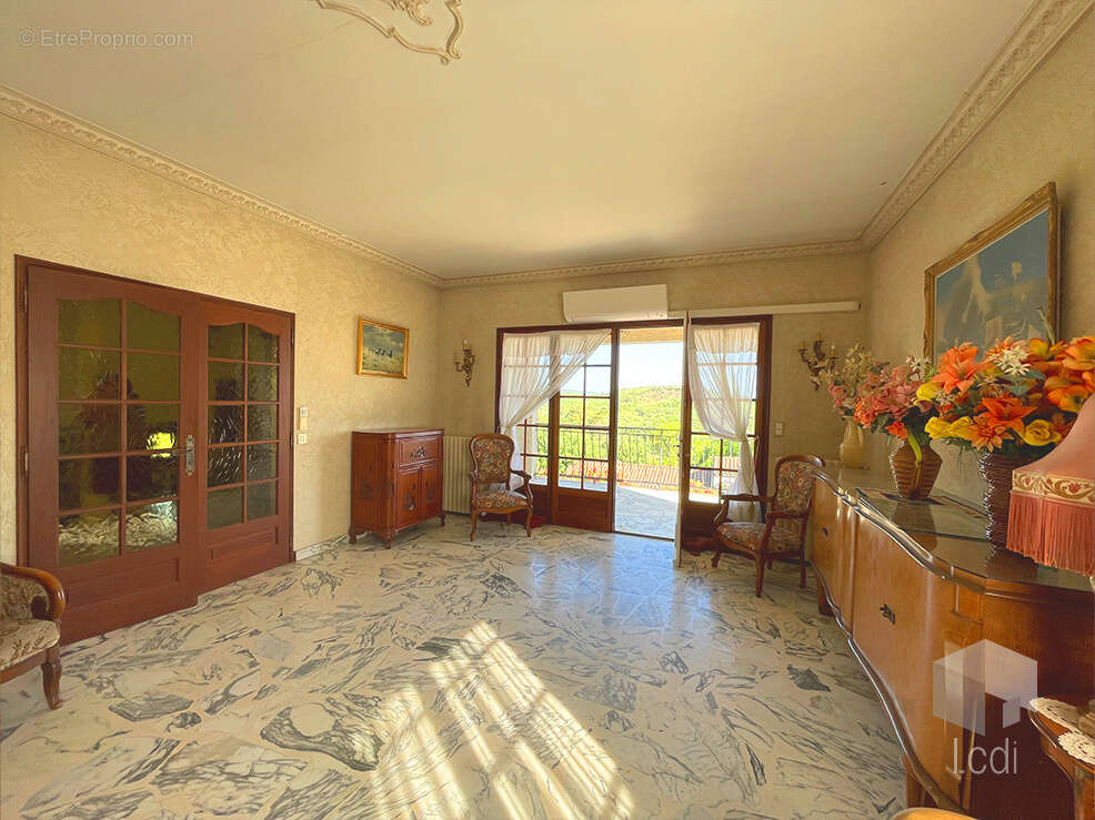 Maison à LA GARDE-ADHEMAR