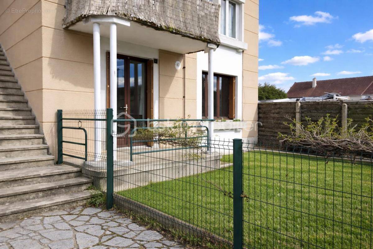 Appartement à PONTAULT-COMBAULT