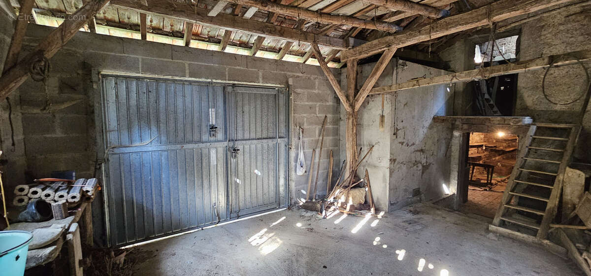 Maison à COURCELLES