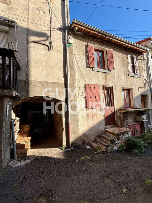 Maison à LA ROCHE-BLANCHE