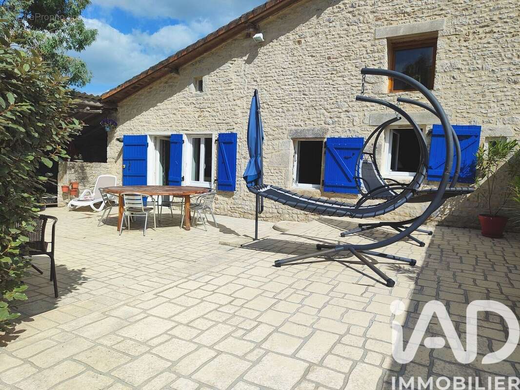 Photo 2 - Maison à CHAMPAGNE-MOUTON
